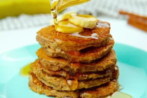 deliciosa panqueca de banana com apenas 3 ingredientes
