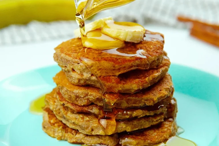 deliciosa panqueca de banana com apenas 3 ingredientes